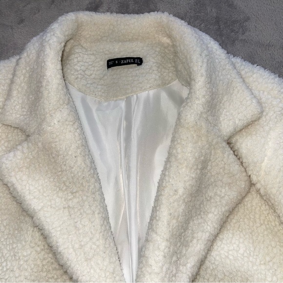Zaful faux fur fuzzy coat - Picture 3 of 12